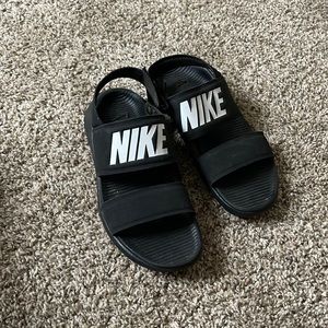 Nike Tanjun Sandal size 8 women
